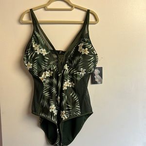 NWT • Marilyn Monroe 3X Swim Green Tropical Print One Piece Bathing Suit